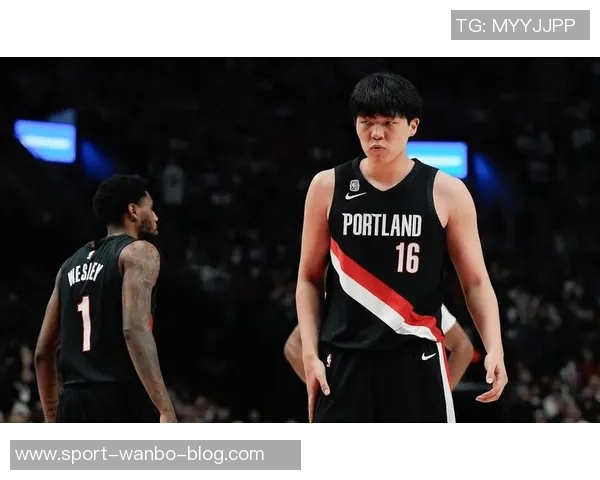 曾凡博向队友请求传球却遭无视队友选择独自进攻引发热议